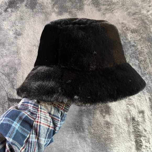 Black Faux Fur Bucket Hat Winter Warm Fluffy Fisherman Cap for Women - Picture 3 of 4